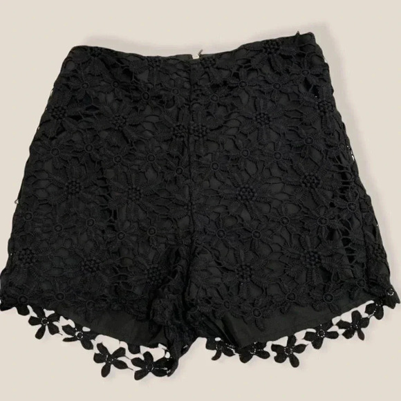 Hollister Embroidered shorts - Picture 1 of 6